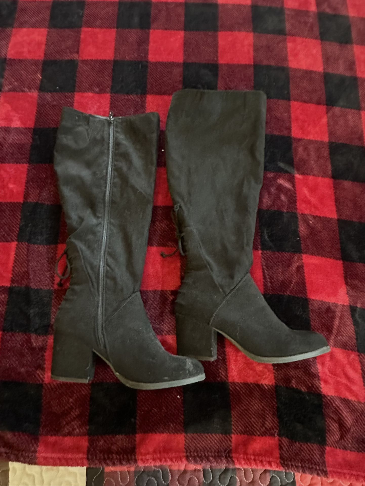 BLACK SUADE BOOTS WITH HEELS