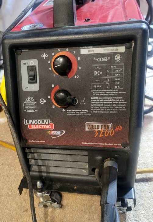 Lincoln Welder Weld Pak 3200HD