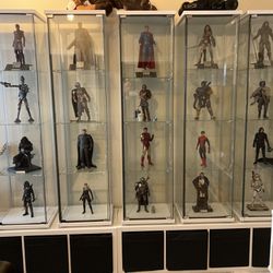 Five Detolf Shelves In Like New Condition 