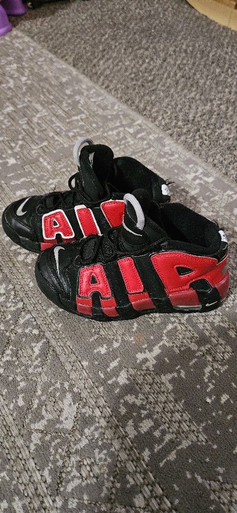 Nike Uptempo Shoes Boys Size 2.5