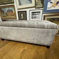 Great Upholstered, Tufted, Gray Ottoman, Storage Bench, End Of Bed, Etc. New