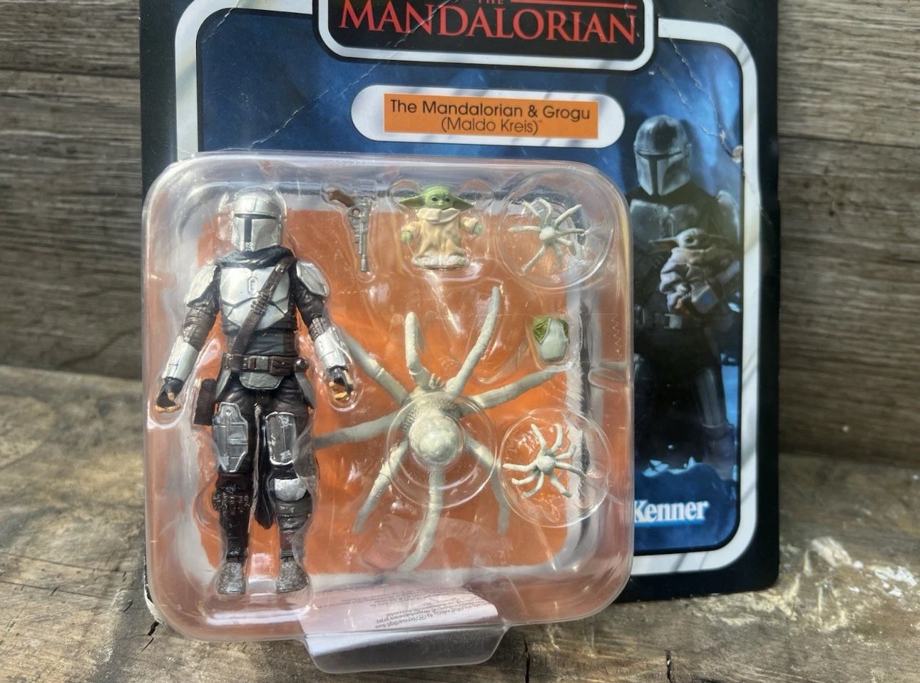 Star Wars Mandalorian Moff Gideon 3.75 inch Action Figure - F1094