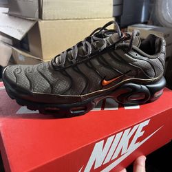 Nike Air Max Plus Baroque Brown Safety Orange 10.5