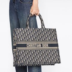 Christian dios 11 Handbag