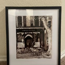 Corner Kitchen Wall Portrait 