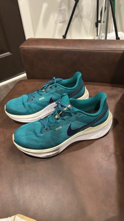 Nike Structure 25 Air Zoom Size 11