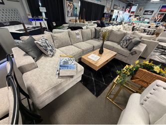 Gorgeous customizable sectional! 💙🙏🏡 easy financing!
