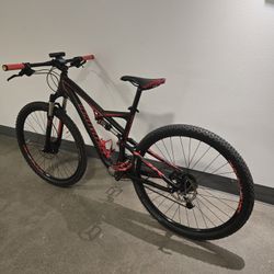 2019 Specialized Camber (LARGE)