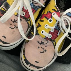 Charlie Brown  Vans  Size 2
