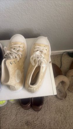 Size 7 men converse