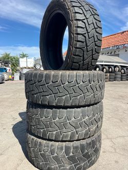 LT 37/12,50/R20 marca TOYO R/T las 4 llantas usadas instaladas y balanceadas