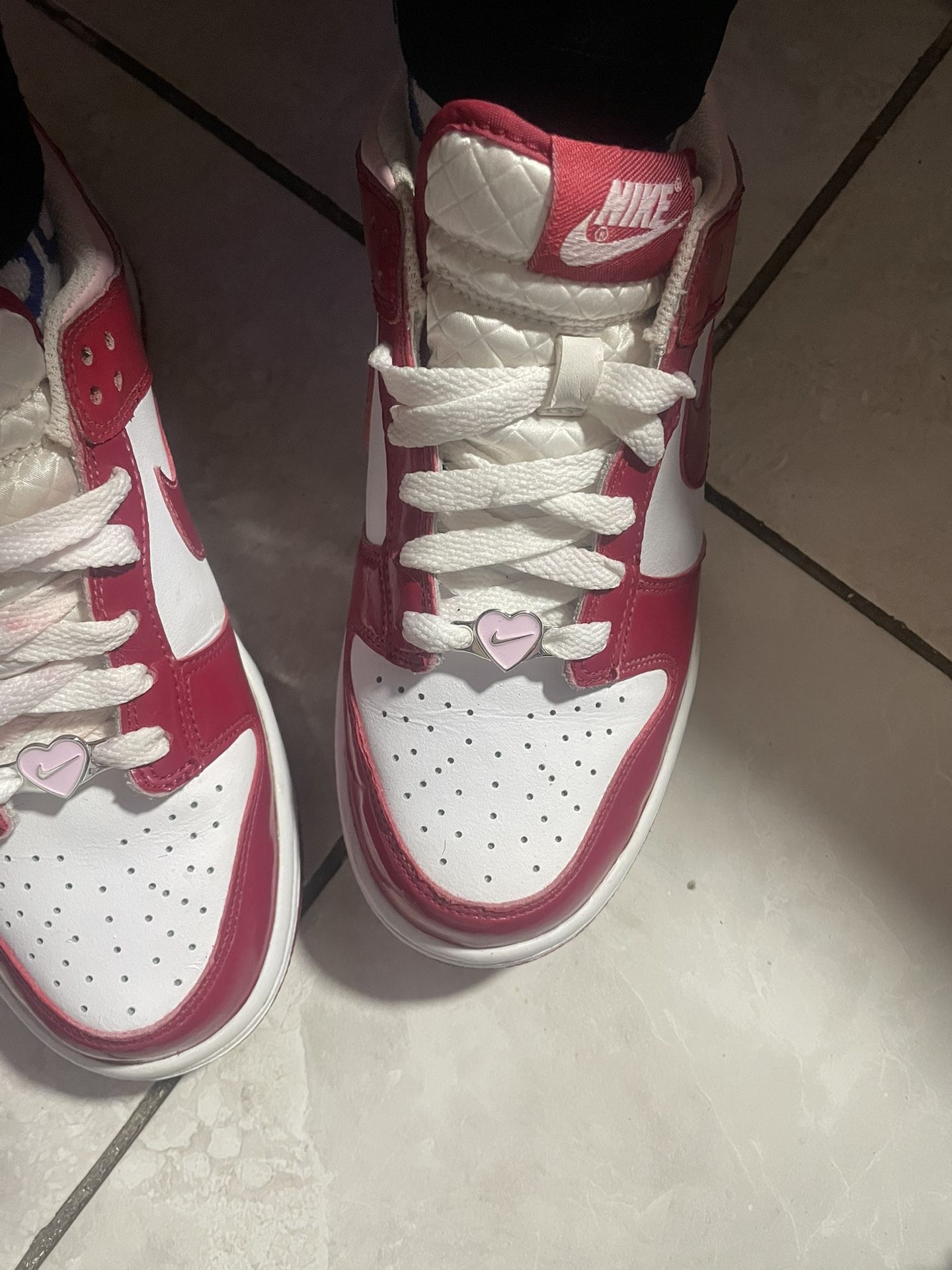 Nikes Valentines Size 6