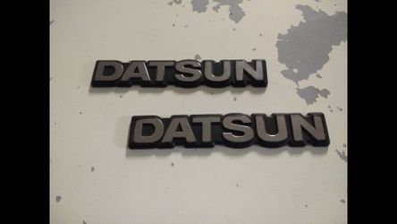 Datsun Truck emblems