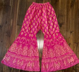Vintage custom made 100% Cotton fuchsia on gold medallion print traditional pajama pants. 