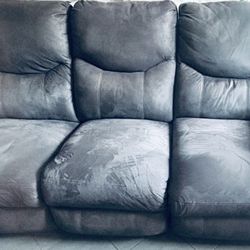 Beautiful Reclining Couch 