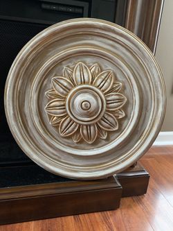 Decorative wall medallion.. 21.5” diameter.