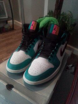 Jordan mid size 13