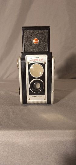 Vintage Older Cameras ×2