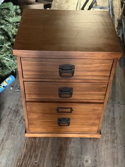 3 drawer chest