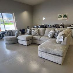 Calnita Sisal 2-Piece RAF Chaise Sectional