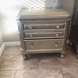 3 Piece Queen Bed Set 