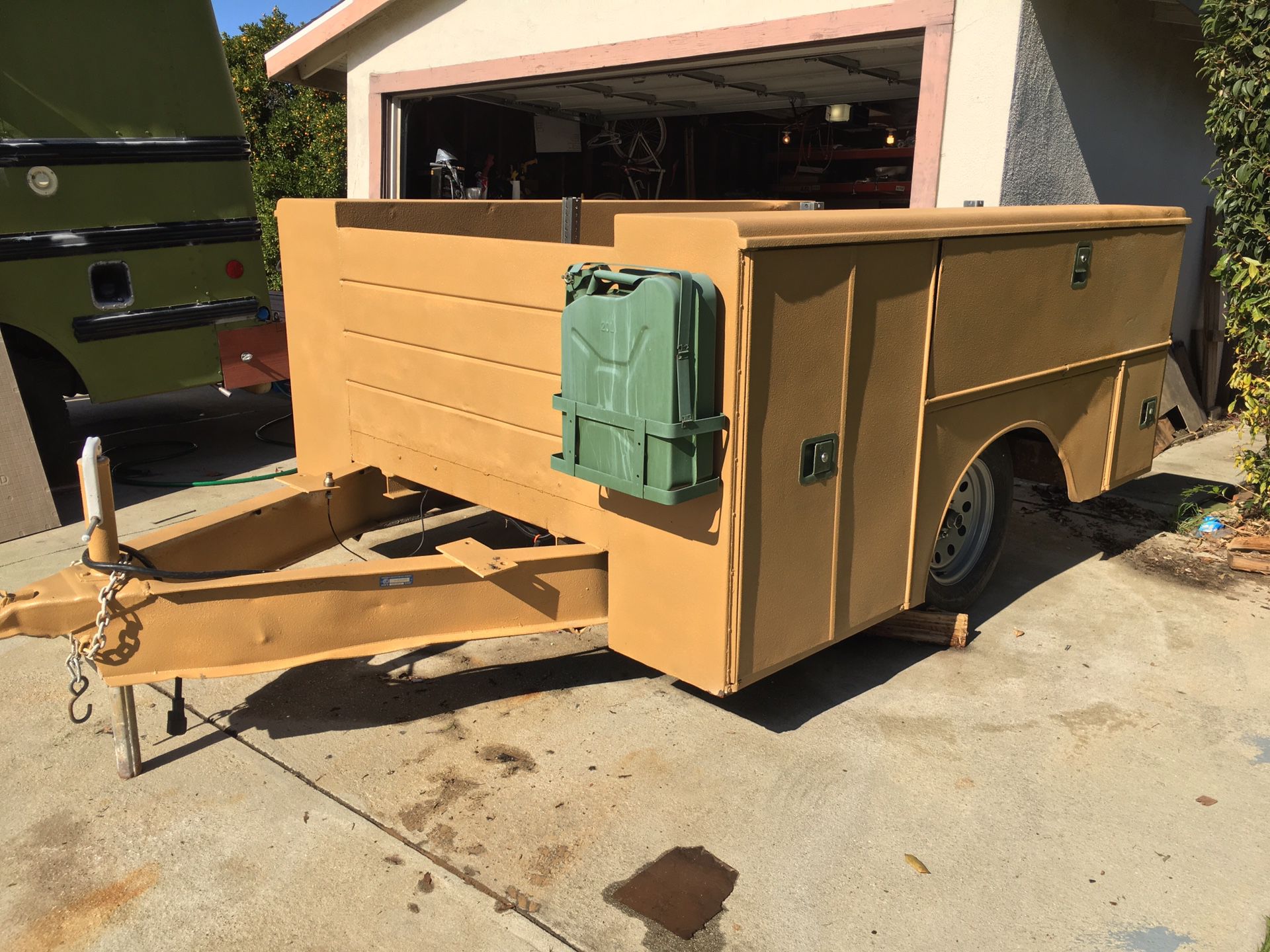 Utility trailer - camping trailer - service bed trailer