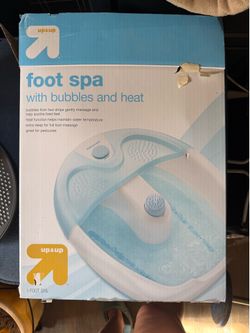 Foot spa with bubbles and heat
