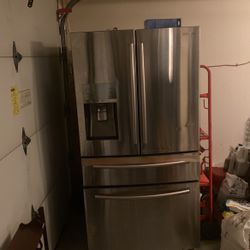 Refrigerator And Freezer Samsung 