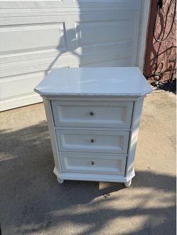 Dresser