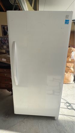 Kenmore 20.2 Cu. Ft. Upright Frost-Free Freezer with Lock & Key – Excellent Condition