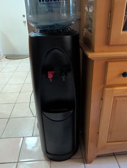 Water Dispenser Hot And Cold Make Offer Only Serious Buyer 