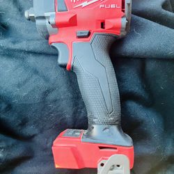 Milwaukee M18 Fuel 1/2” compact square ring impact wrench 