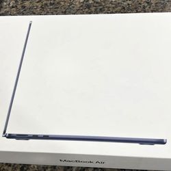 New MacBook M4 16 gb ram 256 GB