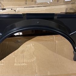99-06 Silverado / Sierra / 00-06 Tahoe / Yukon / Suburban 4.8L / 5.3L / 6.0L Radiator Cooling Fan Shroud