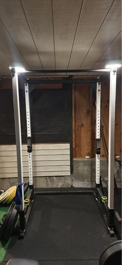 Fully assembled squat rack