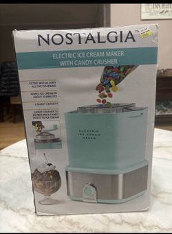 Nostalgia Electrics 2 Quart Electric Ice Cream  Maker With Candy Crusher New
