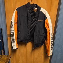 Mens Harley Davidson Jacket, Includes7Mens  Harley  Shirts 