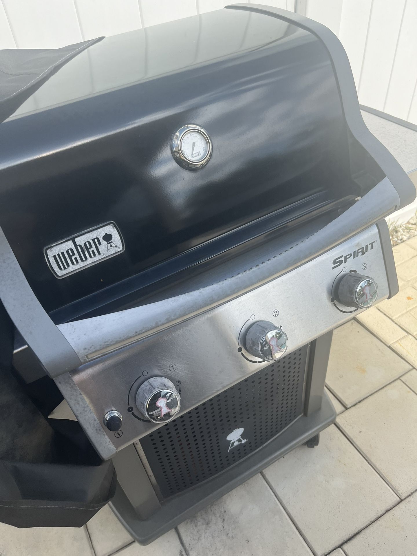 Weber BBQ Grill and cover