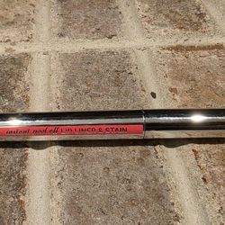 Instant Peel-Off Lip Liner & Stain Shade 828