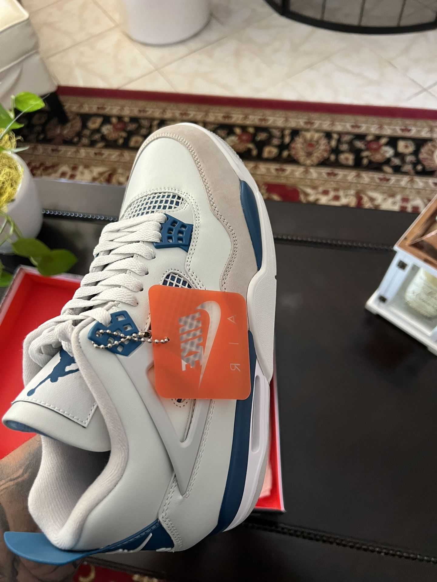 Jordan 4