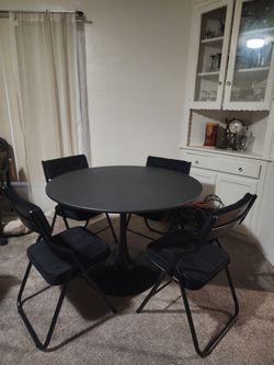 Table & Chairs