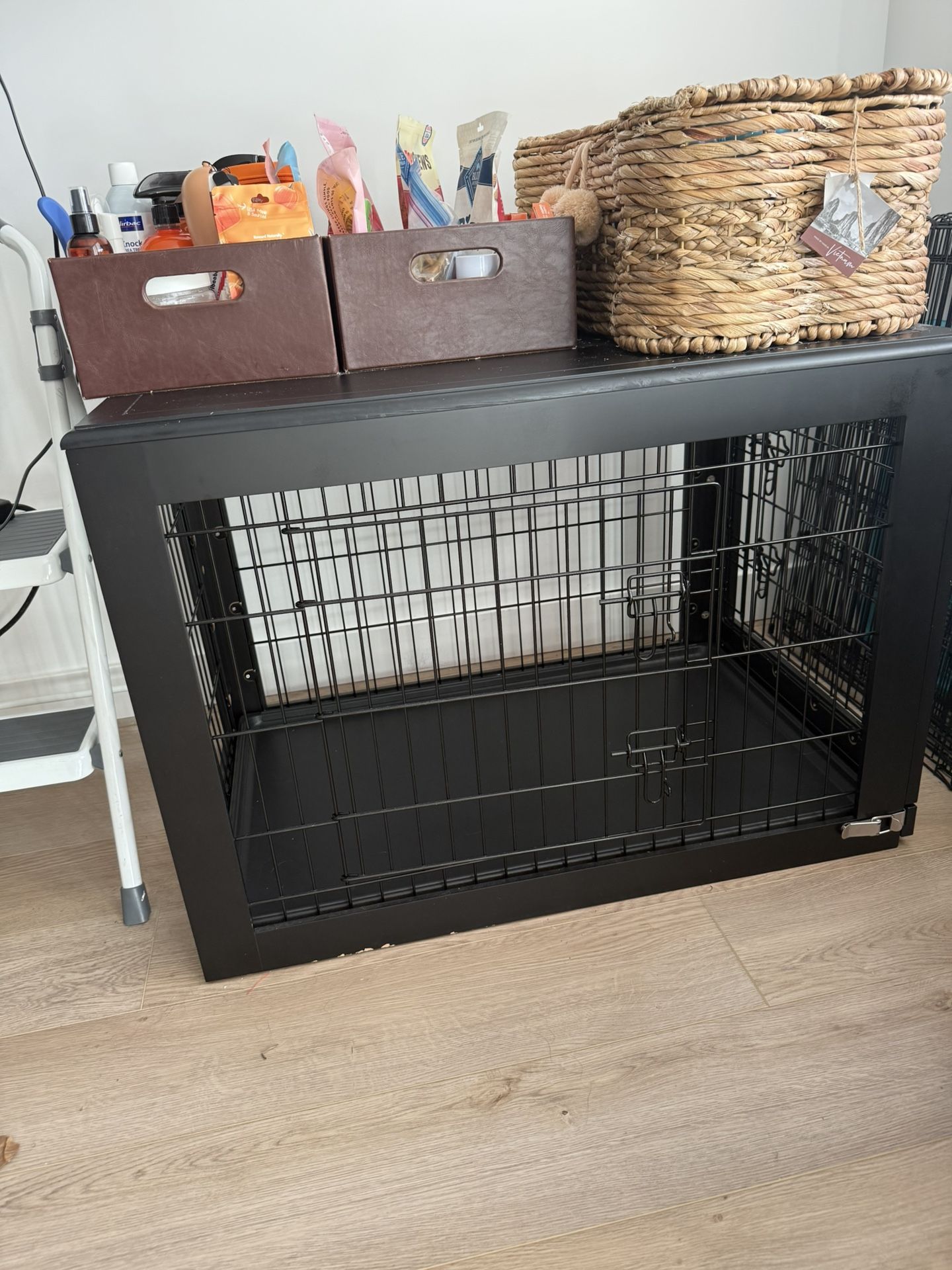Medium / large Dog Crate 