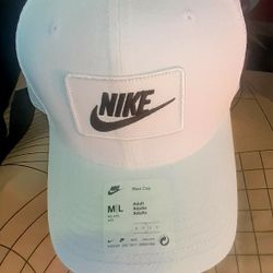 Nike Trucker Hat All White coed men or women one size fits all snapback looks great very nice stylish & comfy only $10