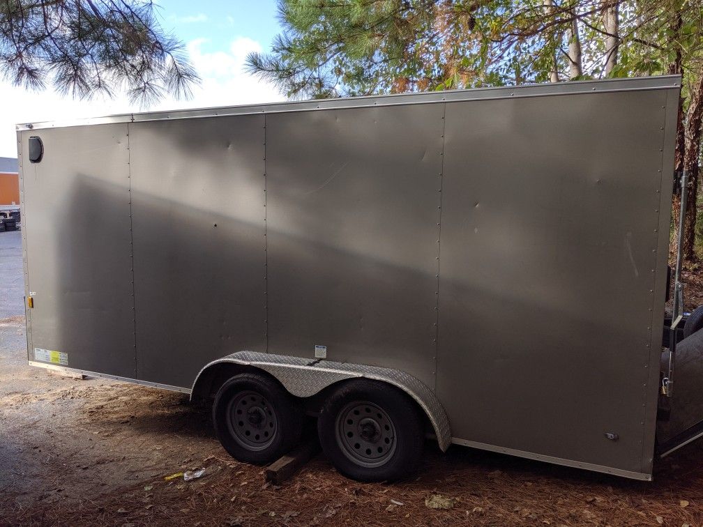 7 x 16 2019 continental V nose enclosed trailer