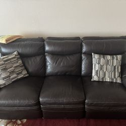 Couches (reclining)
