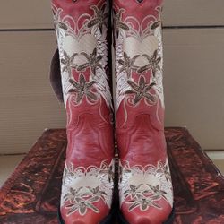 NEW COWBOY BOOTS LADIES WOMENS Size 6 IN BOX 