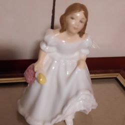 Royal Dolton Figurine Lynsey Porcelain 