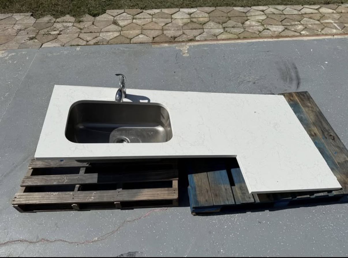 Quartz Countertop With Sink 