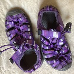Keen Whisper Water Proof Toddlers Sandals Size 11