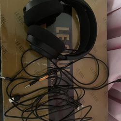 arctis nova 7 gaming headphones
